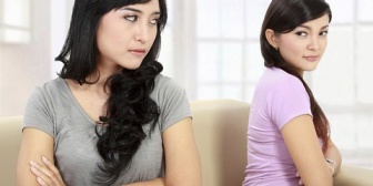 大学の時にボランティア団体に所属していて、そこの7コ上の先輩と付き合うことに。恋愛を持ち込むと揉めそうなので卒業まで隠してたら…