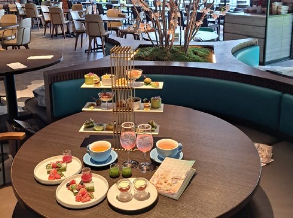 2026年・宿泊料金高騰対策と潮見プリンスホテル「とろける抹茶アフタヌーンティー」