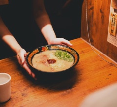 外国人「お前らもし日本に行くとしたら最初に何を食べる？」