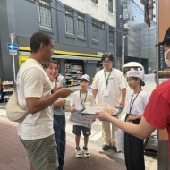 【心斎橋】ドーナツ店で小学生が英語で接客体験