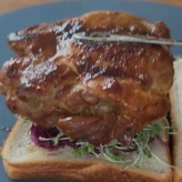 満足感がすごい！【濃厚照り焼きチキンのごちそうサンド】と、腸活スープでお弁当色々