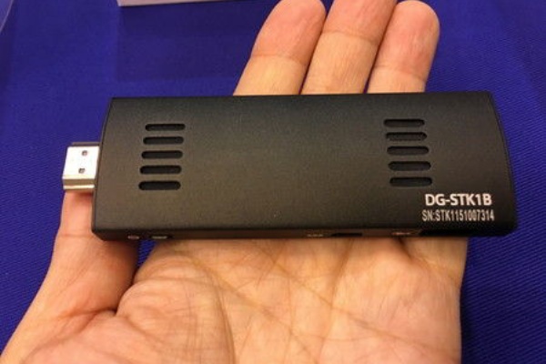 スティック型のパソコン 使ってみた Diginnos Stick Dg Stk1b デジノス スティック Dg Stk1b ライフガード北陸支社 ７ころび８おき
