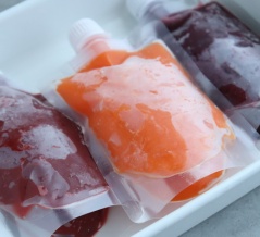 100均グッズで作るお弁当に良い飲める保冷剤