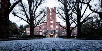 私の母校は毎年東大に数十人を送り出す進学校だけど、生徒（女性）と結婚した教師が数人いたな。