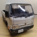 アオシマ 楽プラ 1/32 日野 2トントラック