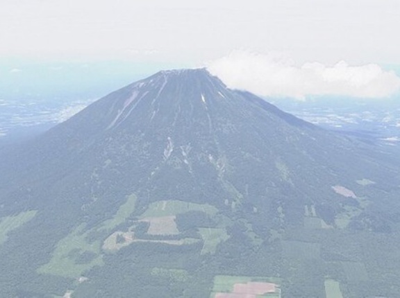【北海道 羊蹄山】「もう降りられない」20歳女性　両ひざの痛みで自力下山できず　訓練中の山岳救助隊が背負って下山