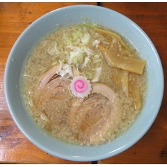 時田屋＠原宿　「背脂、ウインナー炒め、厚揚げ生姜、普通の餃子、もやし炒め、ほか」