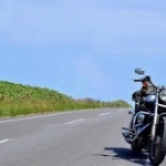 原付きって店の前のちょっとしたスペースとかに駐車するのって違反なの？