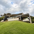 海と富士山へ続く滑走路。絶景を最大限に活かした約70㎡のプライベートテラス大改修