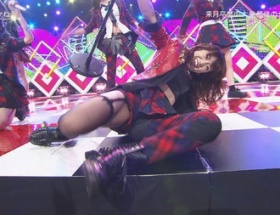 【AKB48】大島優子 M字大股開きパンチラ披露で波紋が広がる！