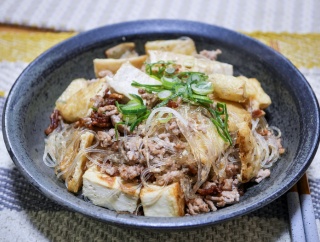 だし醤油で食べる「薄揚げと豆腐のカリカリ春雨炒め」&ハンバーグランチ