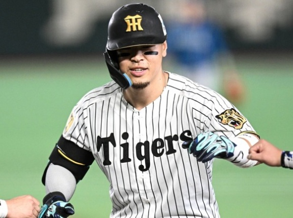 “虎の三冠王”佐藤輝明、移籍先はニューヨーク２球団が最有力か「メッツが関心、ヤンキースの魅力的な新戦力候補」NY紙言及「打撃成績は村上宗隆に似ている」