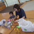 広場ペットボトルのおもちゃ作り