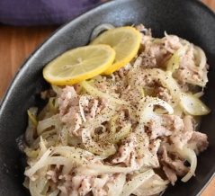 豚こまと玉ねぎのさっぱりレモンソテー