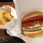 モスバーガー、マクドナルドに追い打ち
