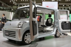 ダイハツ、 軽自動車最大の室内空間を持つ新型車を11月に発表！