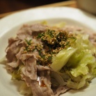 春キャベツを丸ごとひとつ使った晩ごはん。旬のお野菜はシンプルに食べるのが一番美味い！