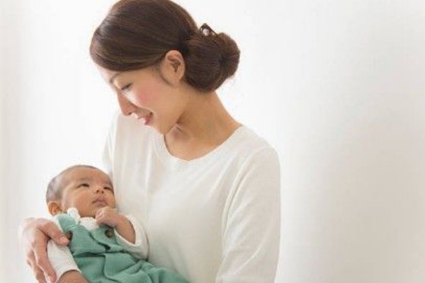 帝王切開ママが母乳を増やす方法 帝王切開 母乳育児が遅れる理由