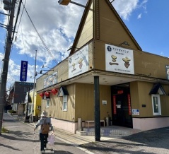 函館市美原4丁目 アジアンダイニング 三吉 その3 ラーメンセット(台湾ラーメン・回鍋肉飯、豚骨ラーメン・チャーハン)各1,078円