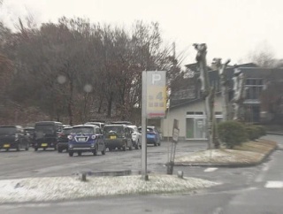 【秋田】動物園の駐車場で職員がクマに襲われけが　園で飼育のクマはおりの中にいるのを確認