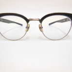 サングラスとメガネのプロショップ