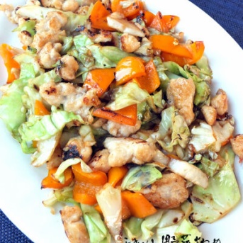 野菜炒めが美味しくなるソースでチキンとキャベツ