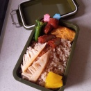 まだホカペを片付けられない。と、赤い閉じ込めしずく作りました。