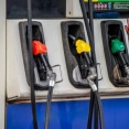 自民党幹部、ガソリン暫定税率の合意案容認