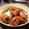 ■馬喰町の「はしや」で、デカ盛り唐揚げカレー！