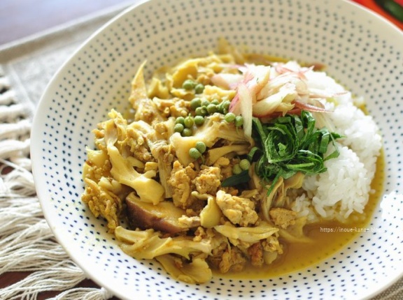 マイタケのスパイスカレーで汗だくの晩ごはん