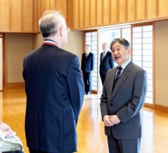天皇陛下　「第54回医療功労賞」受賞者と皇居で面会