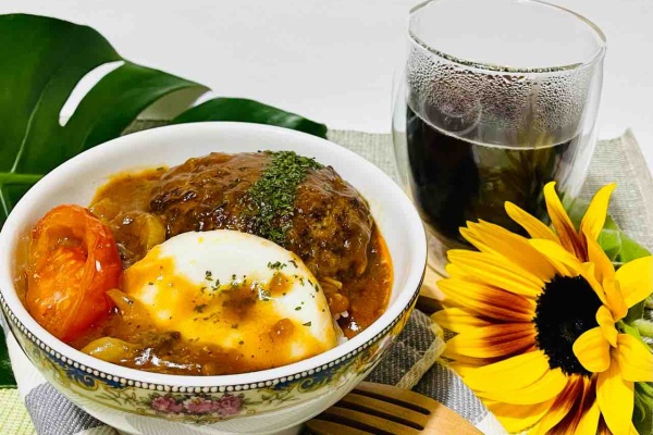 セブンイレブン 今夜の夕食は ハワイ州観光局公認 ロコモコ丼グレイビーソース Nagatakのブログ