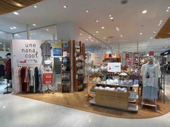 『金沢フォーラス』にあるインナーウェア専門店『une nana cool 金沢フォーラス店（ウンナナクール）』が閉店するらしい。