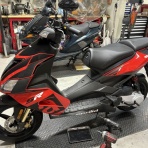 カスタムバイクショップYon-SIGN