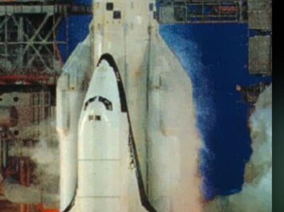 ロシア「お前らの国の最も先進的で複雑な機械を見せてくれ！」