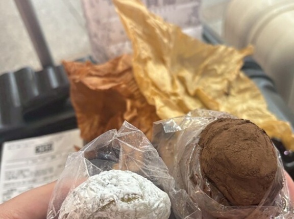 【韓国旅行15】話題の韓国スイーツ「韓貞仙のドバイチョコ大福」＆ソウル駅フードコート朝ごはん♬