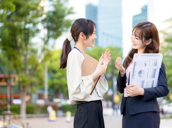  【愕然】女性A「私だったら赤ちゃん殴ってる」女性B「分かる。イヤイヤ期で絶対コ〇す」⇒！