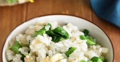 シンプルさの中に美味しさ◎！油揚げと菜の花の炊き込みご飯