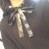 『[=LOVE] AKB歌田初夏さん『妹が私がイコラブさんのパーカーを着るたびに「その紐リボン結びしないの？」っていってきてうるさいのでリボン結びにしました。」【イコールラブ】』の画像