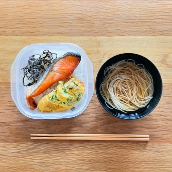 年末前に 食器 見直し ／ 実家整え