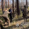 リマン近郊で数百人のロシア兵が降伏…飢えて自分の尿を飲んでいたと証言！