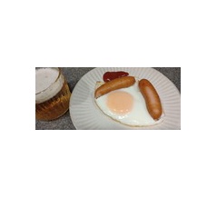晩酌〜(^^)v　ウインナー目玉焼き