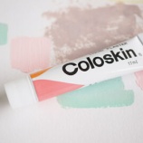 『手のごく小さな傷にはコロスキンを塗れば水仕事も大丈夫』の画像