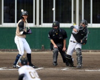 阪神４位栄枝が初対外戦でバズーカさく裂、二盗阻止