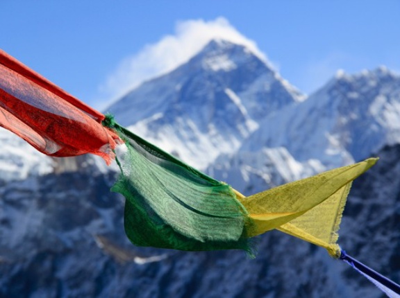 エベレストってそこらに死体転がってるってマジ？