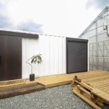 『広いテラス付ユニットハウス』の画像