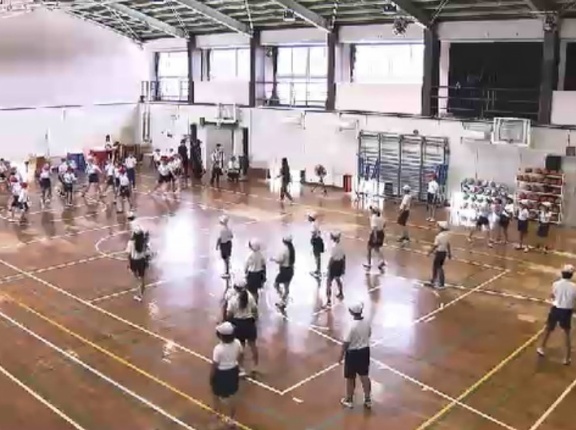 【速報】日本国、小学校の体育館に『家庭用エアコン』を導入
