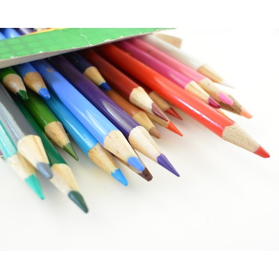 色を含む名字を大紹介 赤 桃 橙 黄 緑 青 愛 紫 白 黒を総まとめ 創作にも使える わくわくオタク生活