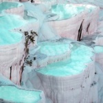 【画像】雪景色に見える壮大な石灰棚…世界遺産トルコの「パムッカレ」【風景】