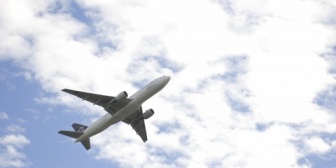 3歳の息子が「なぜ飛行機は空を飛ぶの、なぜ着陸するの」と質問してきたが…